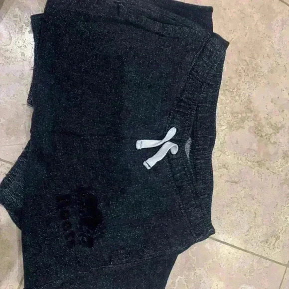 Roots sweatpants - Picture 1 of 3